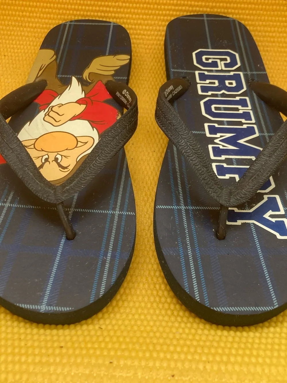 Men’s Disney Flip flops Size 9/10